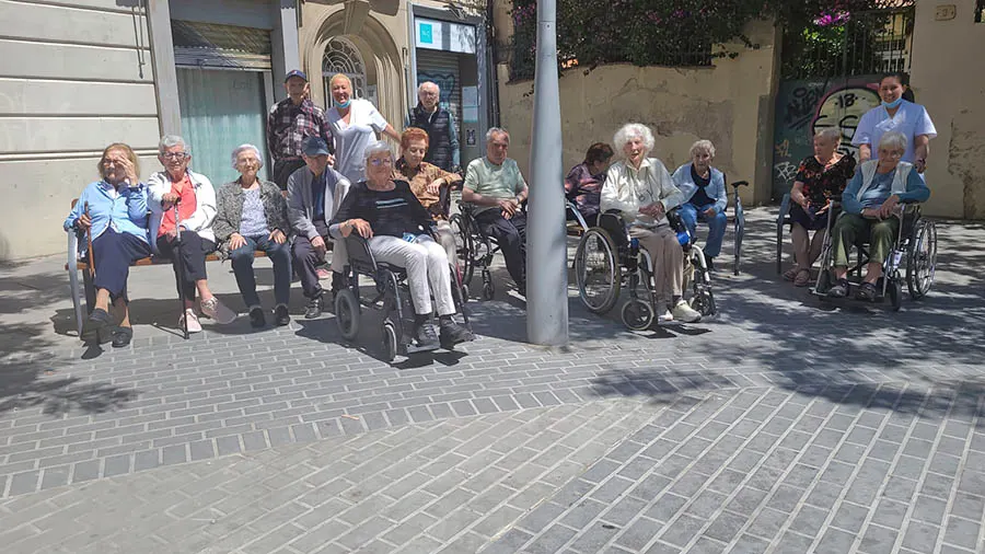 Paseos Plaza Mañé i Flaquer centro de día Lesseps